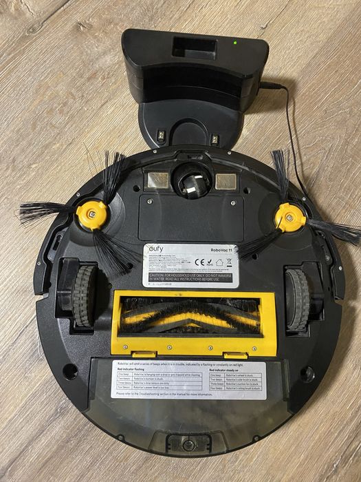Пылесос робот  EUFY RoboVac 11