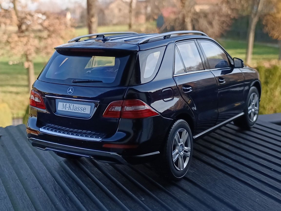 Mercedes ML Minichamps 1:18