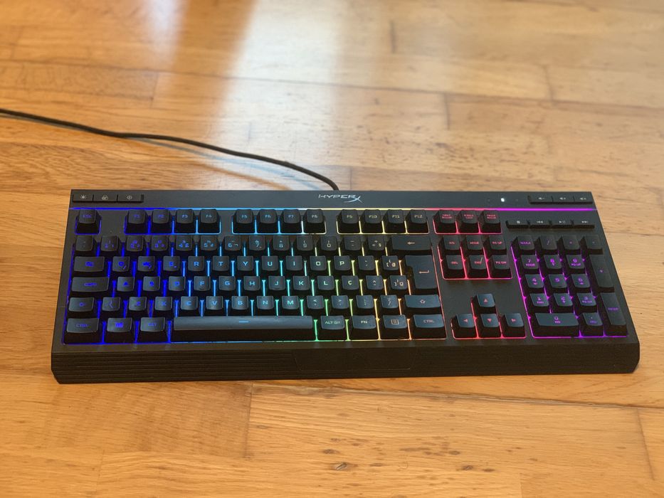 Teclado HyperX Alloy Core RGB