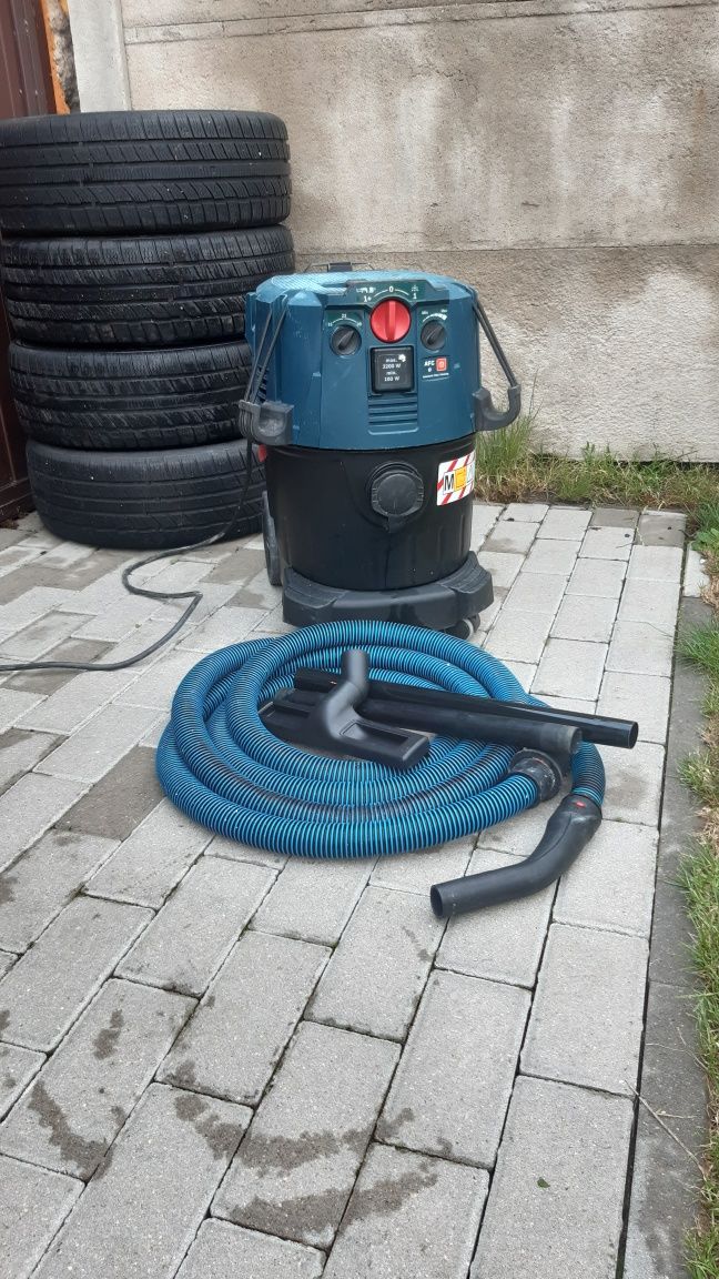 Sprzedam odkurzacz przemyslowo budowlany Bosch