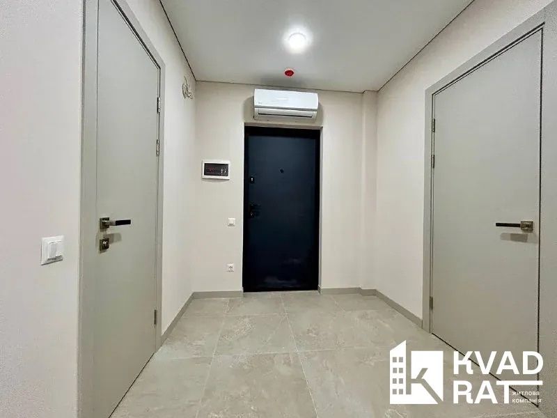 Продаю 1км квартиру з ремонтом біля Велесу