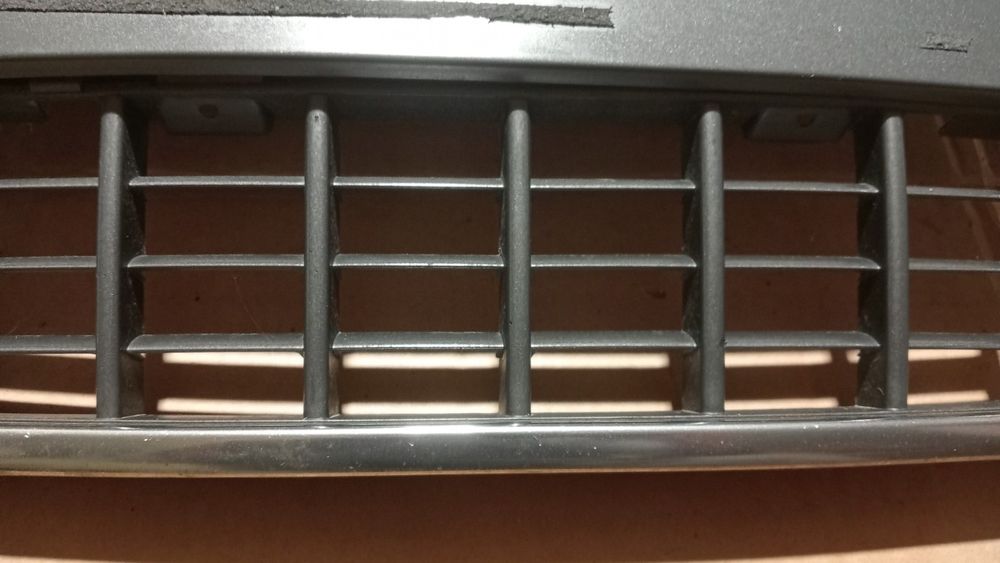 Audi A6 C6 S-Line  Atrapa Grill Chrom Defekt