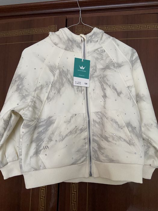 Нові стильні світшоти miu miu