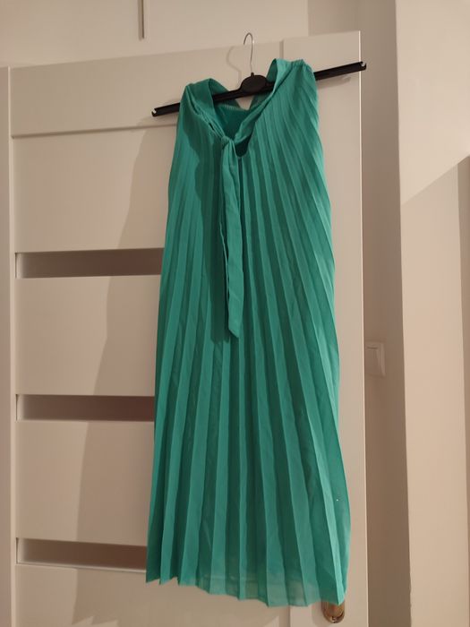 Śliczna nowa sukienka sylwester