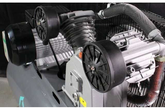 Поршневий компресор 10 бар ресивер 200л MAST VA90/200L 400V