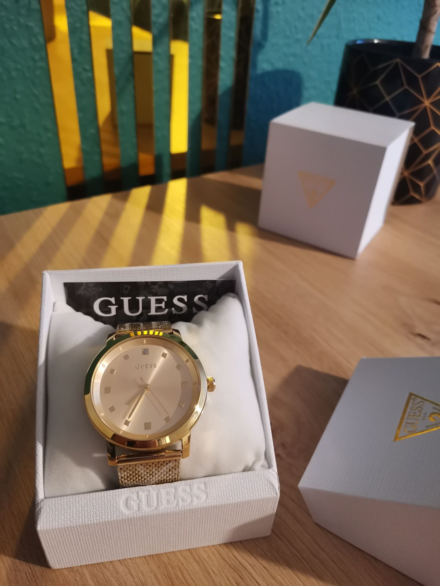 Damski zegarek firmy GUESS (NOWY)