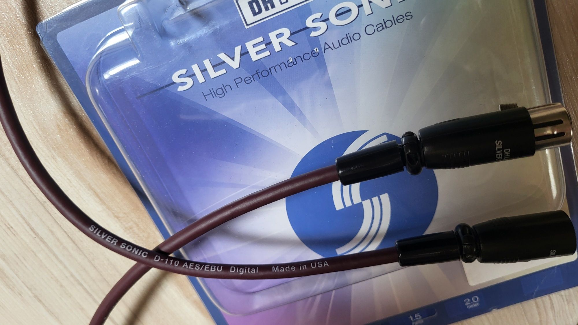 DH LABS D-110 Silversonic AES/EBU