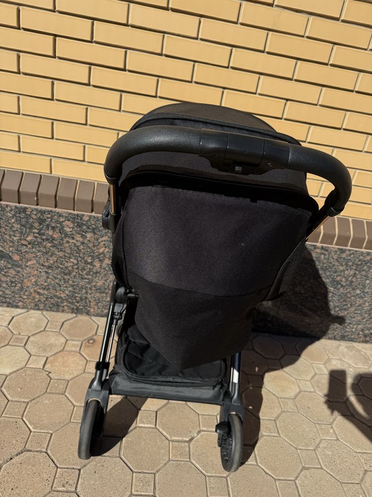 Продаю прогулочную коляску Easywalker
