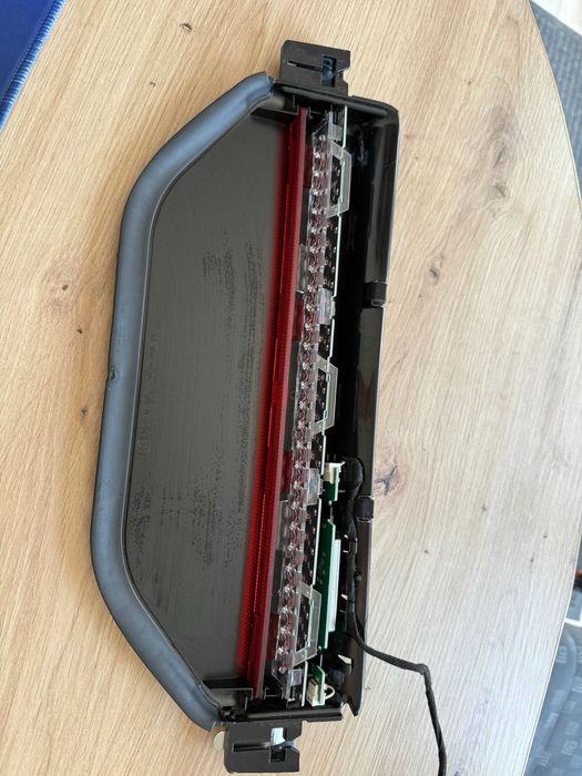 Стоп в кришку багажника Tesla Model Y сигнал стопу Тесла вайка