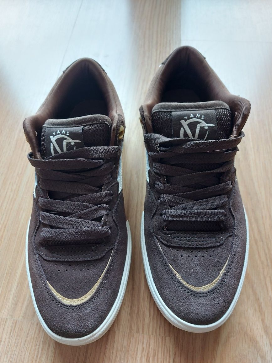Ténis Vans Rowan 2 castanho couro