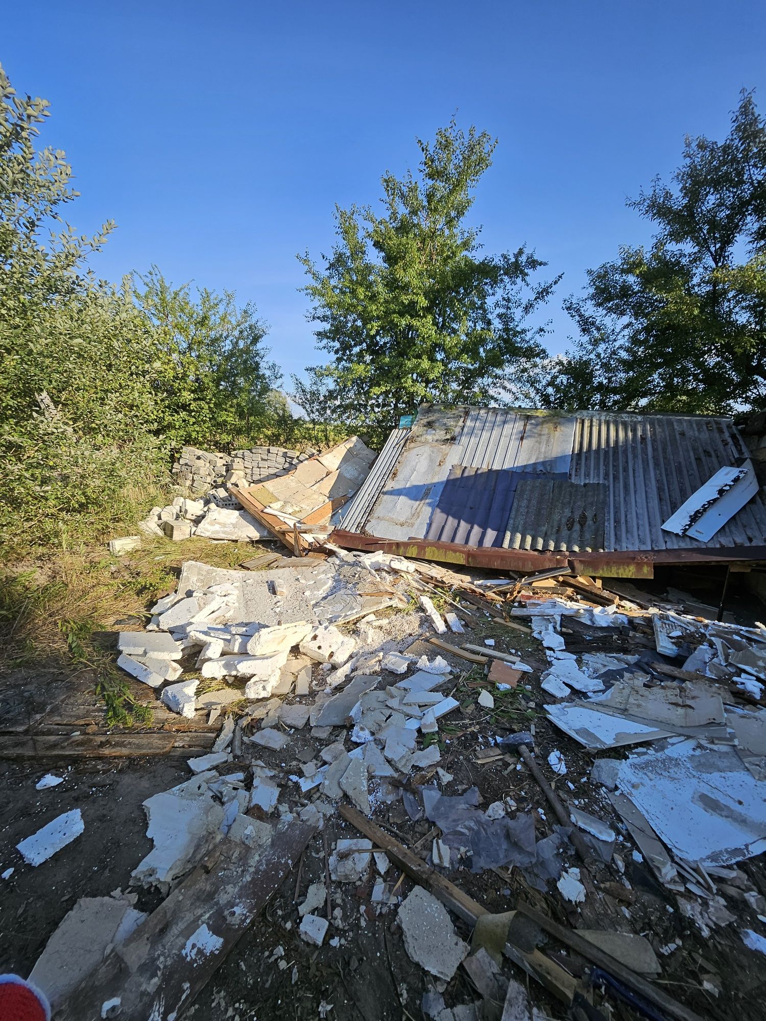 Skuwanie płytek,wyburzanie ścian,zrywanie podłóg,opróżnianie mieszkan