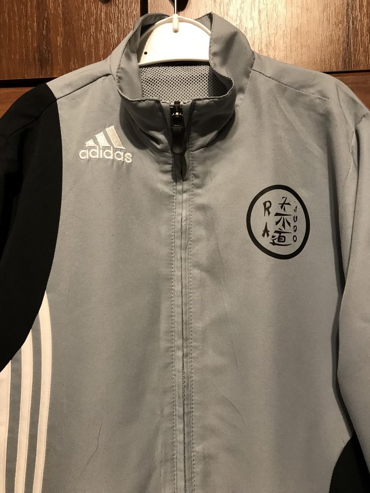 Спотривна куртка Adidas р. 122 - 128 на 6 - 7 років курточка ветровка