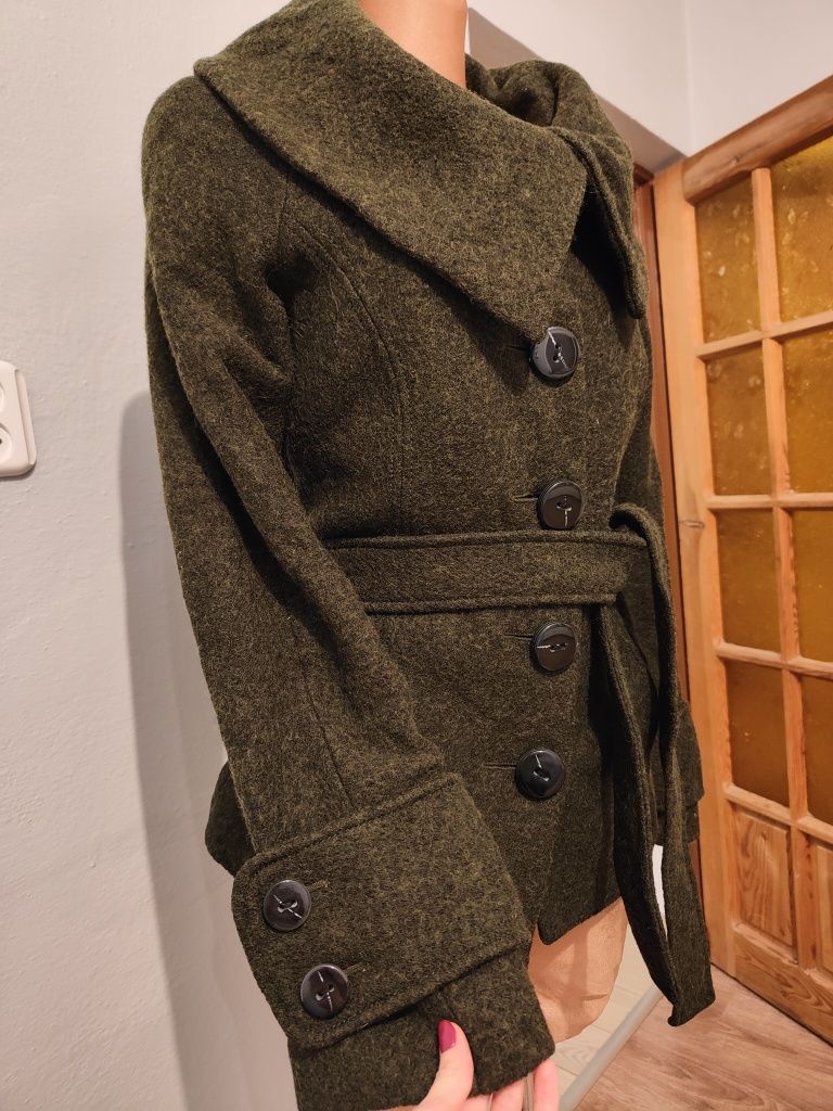 Przepiękny modny płaszcz wełniany Reserved