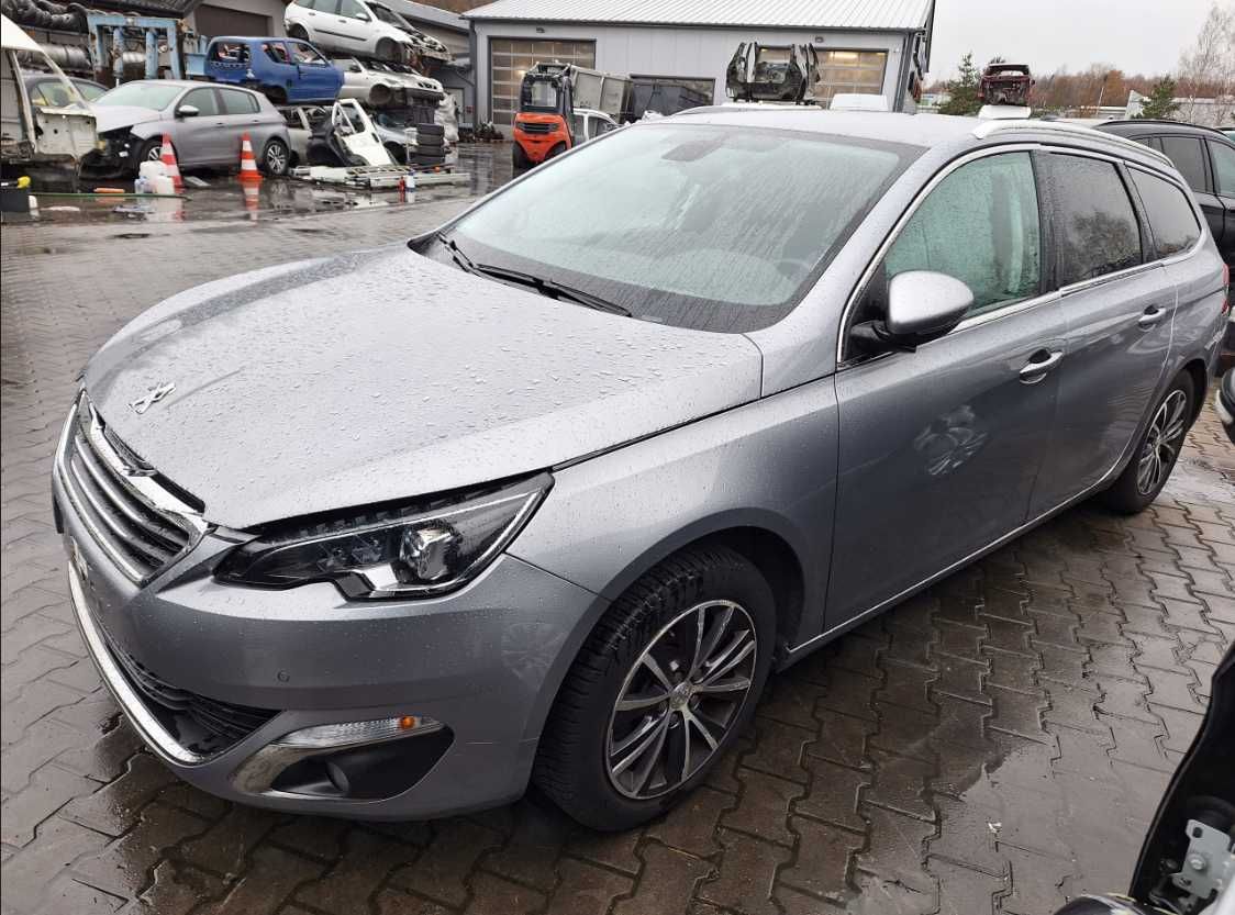 Бампер передній разборка Peugeot 308 та інші запчастини шрот