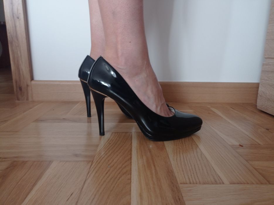 Szpilki czarne lakierowane roz. 38