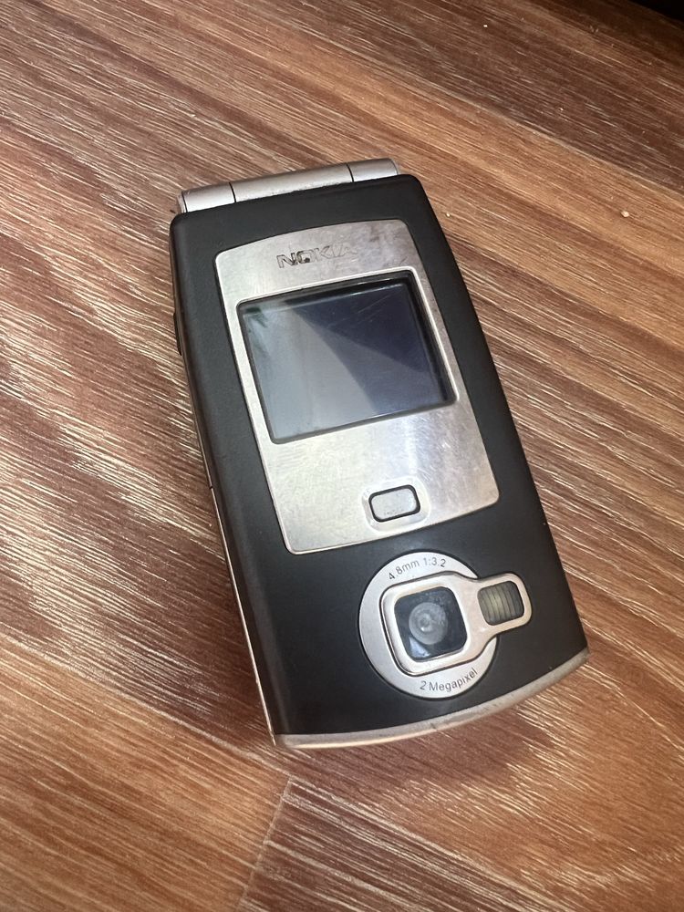 Телефон Nokia N71