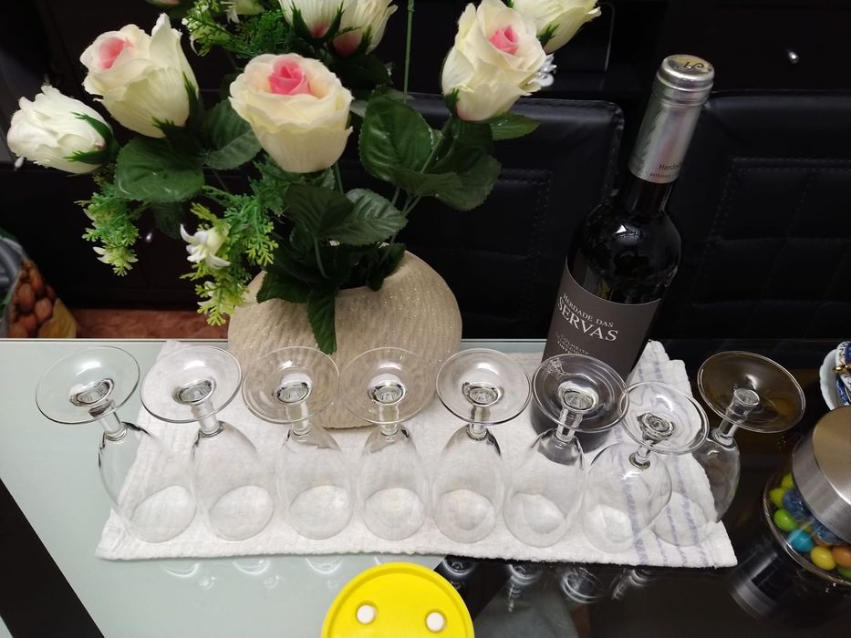 Taças , Copos de pé alto .