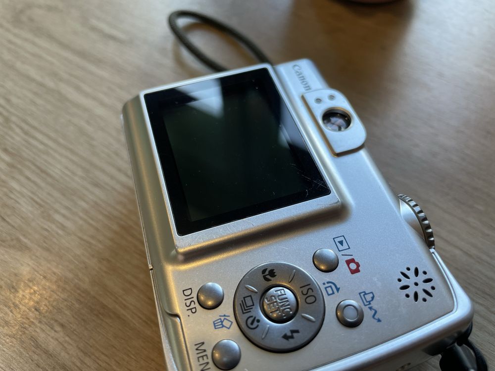 Aparat cyfrowy Canon A550 na baterie AA vintage y2k
