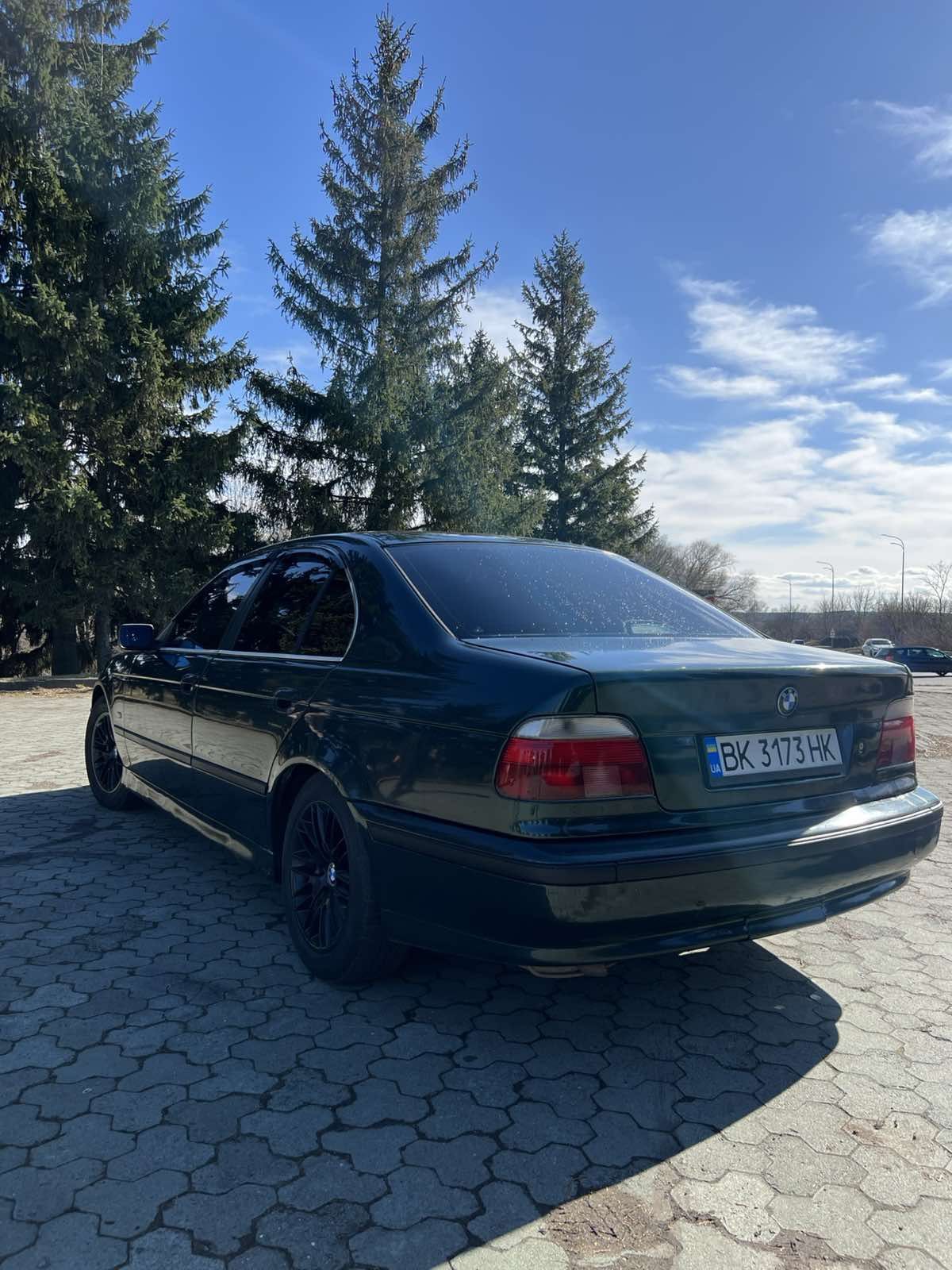 Продам машину  БМВ е39
