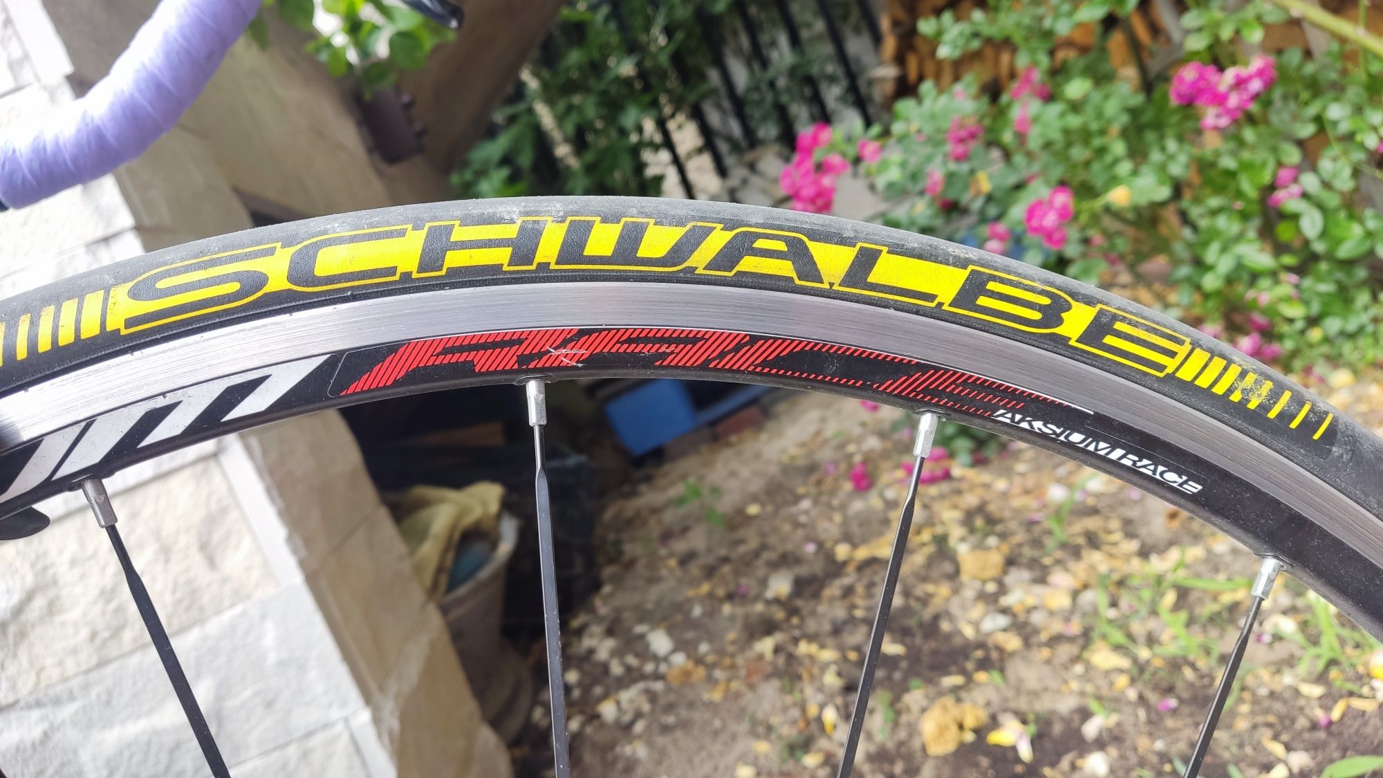 Rower szosowy Btwin mach karbonowy