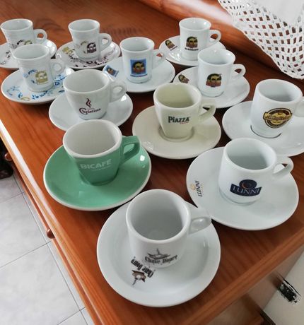 Várias Chávenas de Café com Pires para Coleção, Cada 5€