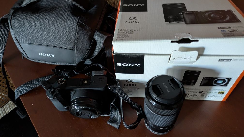 Sony a6000 com duas lentes