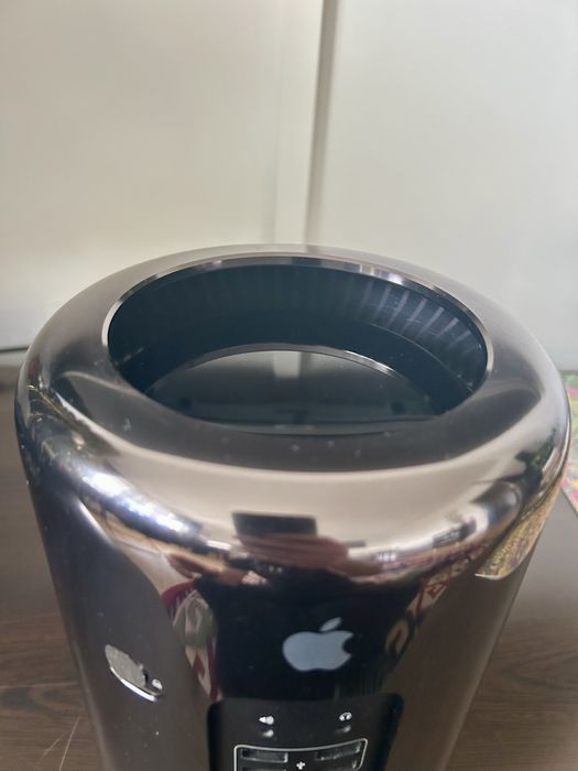 Apple MacPro (Late 2013) Intel Xeon 3.7GHz/32GB RAM/1TB