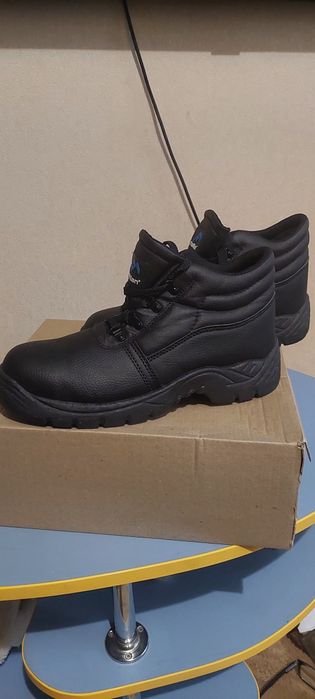 Черевики ботинки робочі шкіряні  РгоMan р.EU43,UK9
 2 Фор
