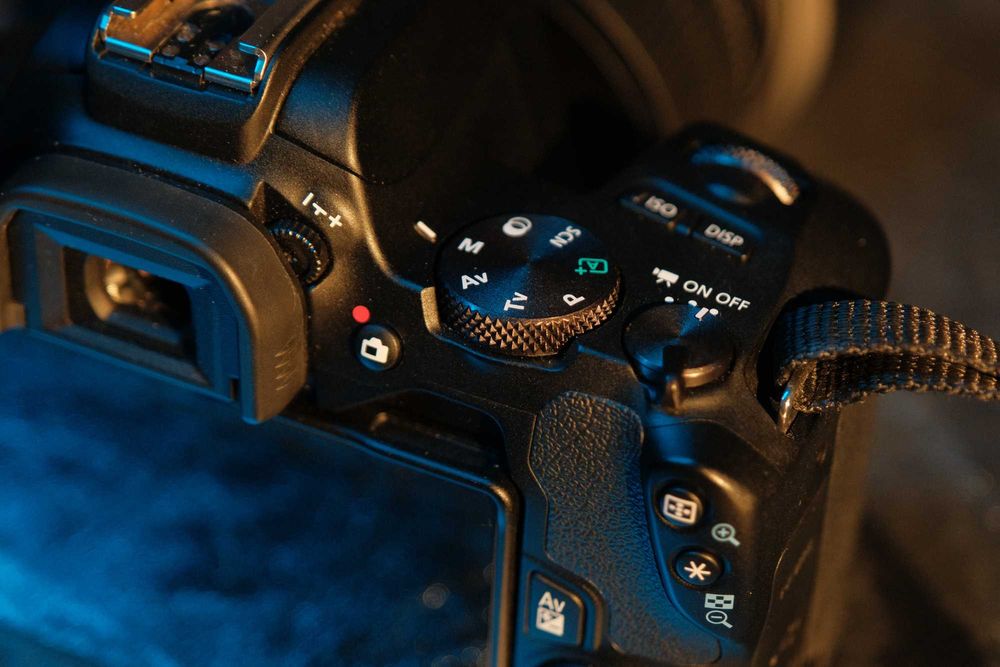 Фотоапарат Canon 250D + комплект (читайте опис!)