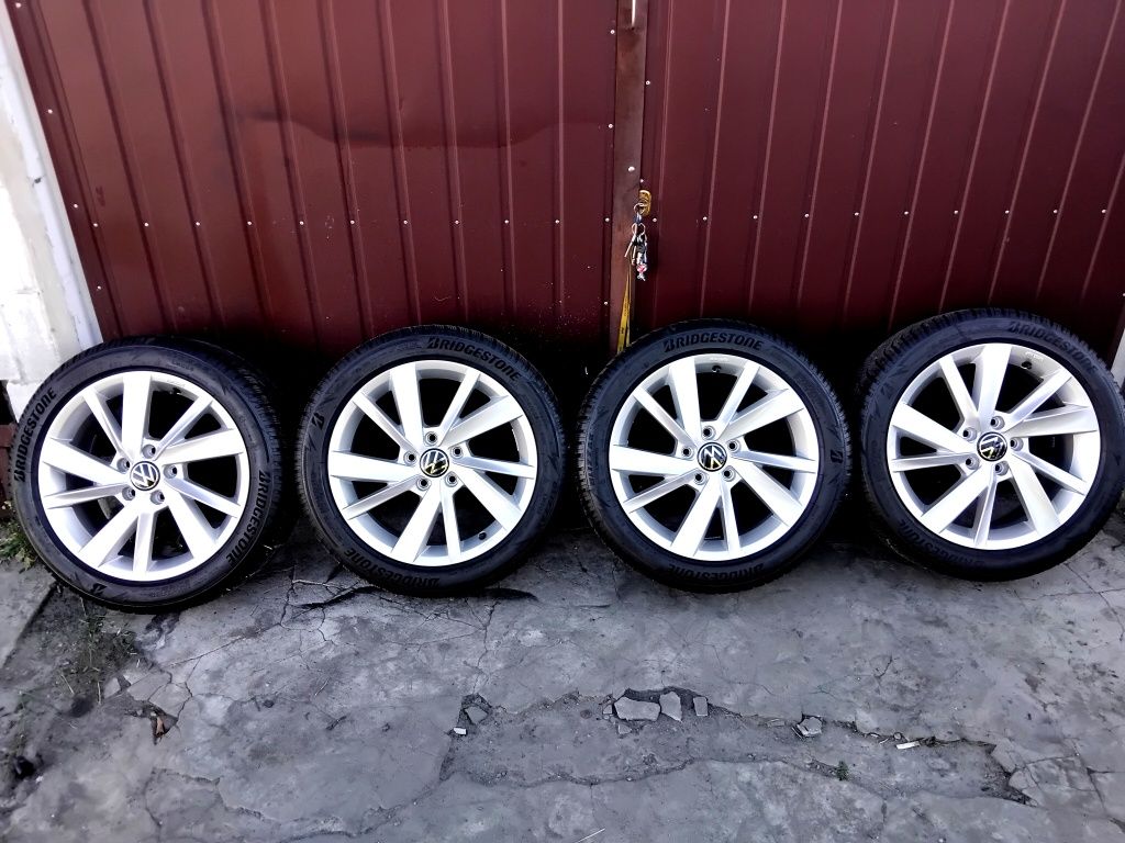 Koła Felgi 17 5x112 VW GOLF GTI Opony zimowe 205/50/17 BRIDGESTONE BL