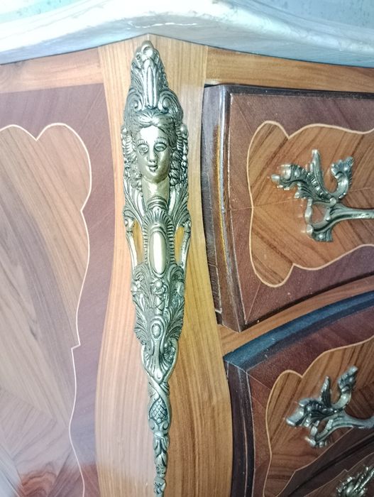 Cómoda Barroca Estilo Luís XV