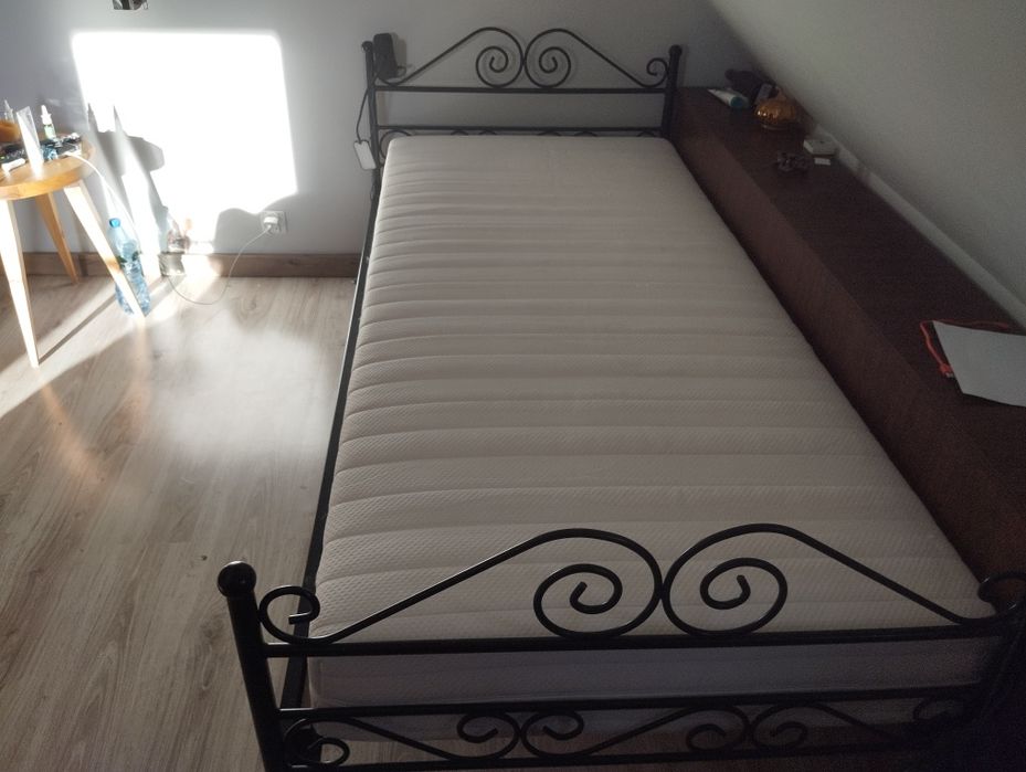Łóżko 90 metalowe z materacem