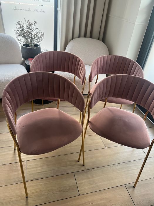 Krzesła welurowe 4szt  pudrowy róż