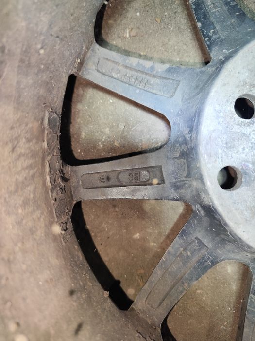 Продам диски стояли на ваз р14 4.100 зимня резина