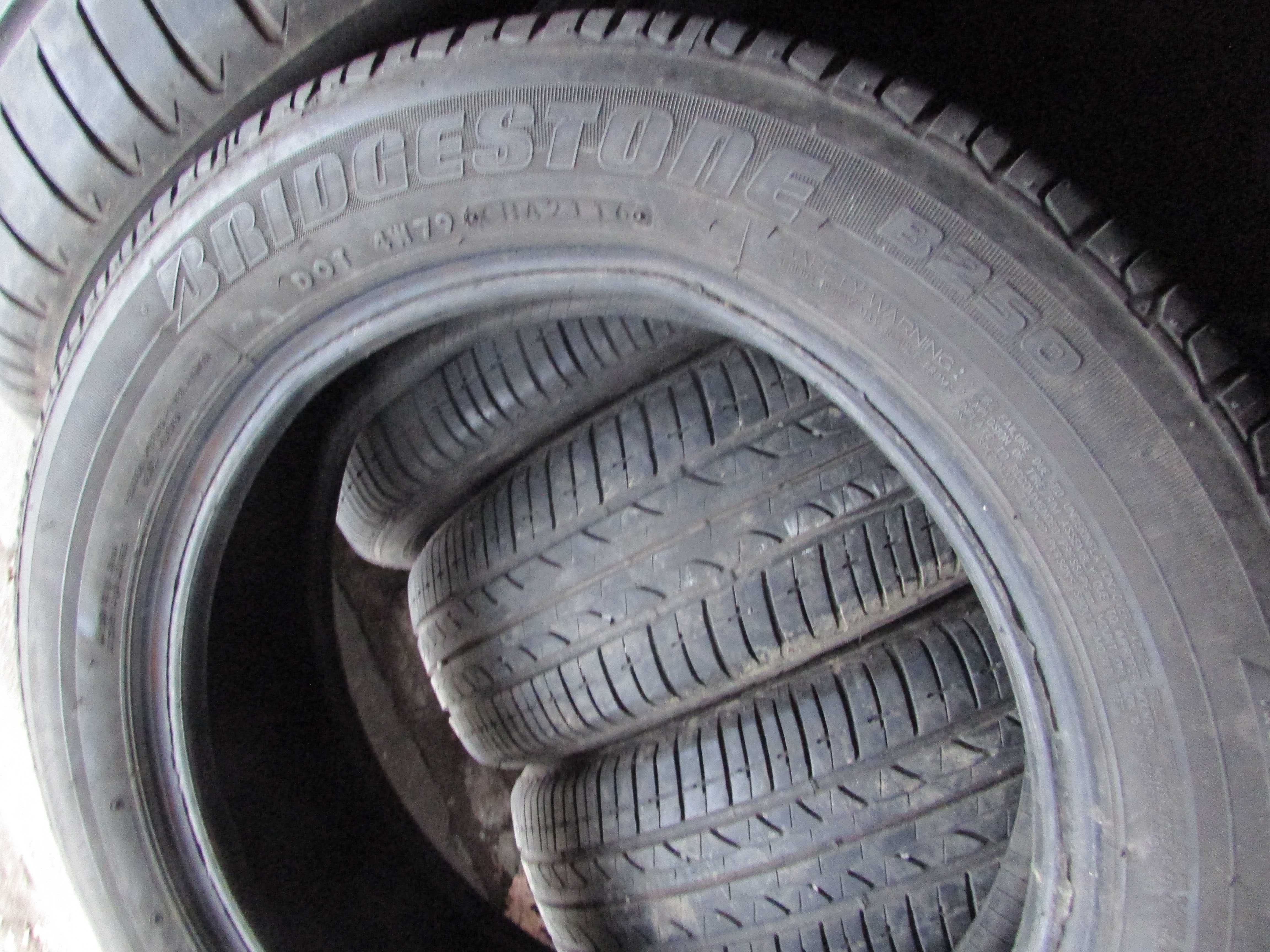 Комплект літніх шин 175/60/R15 Bridgestone
