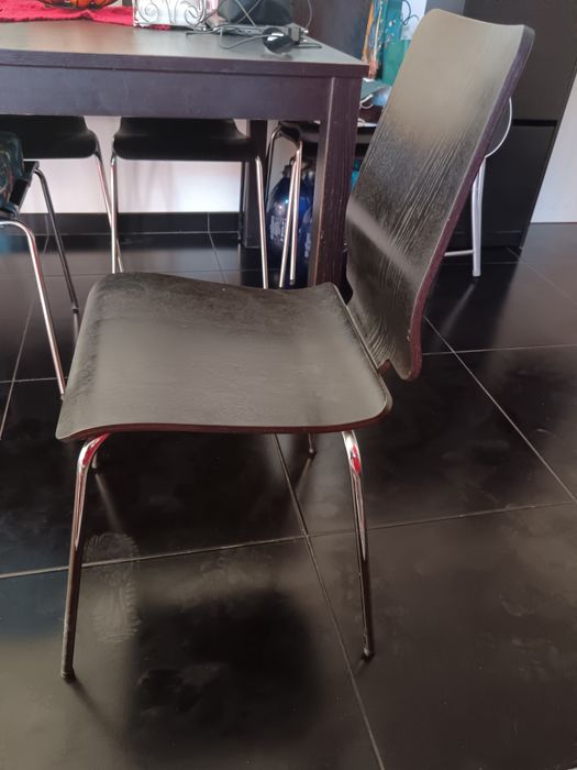 Mesa extensível de 6 a 12 pessoas com 8 cadeiras