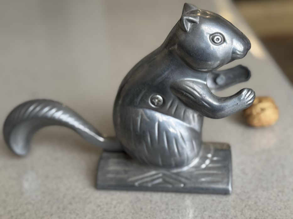 Горіхокол білочка алюмінієвий 14*20 см