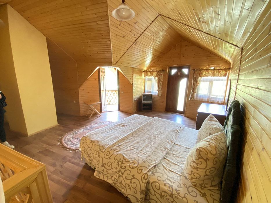 Будиночоки з басейном  та сауною