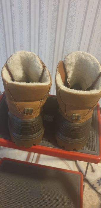 Продам ботинки б/у в хорошем состоянии.