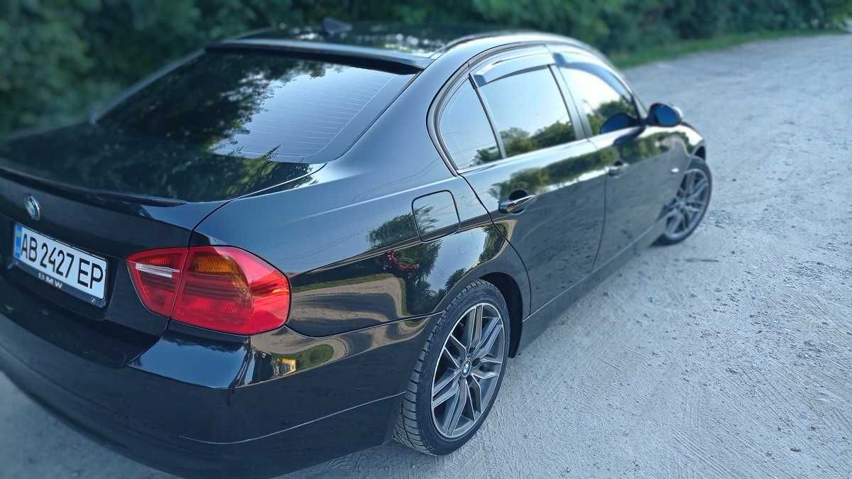 BMW 3 Series 2007
E90