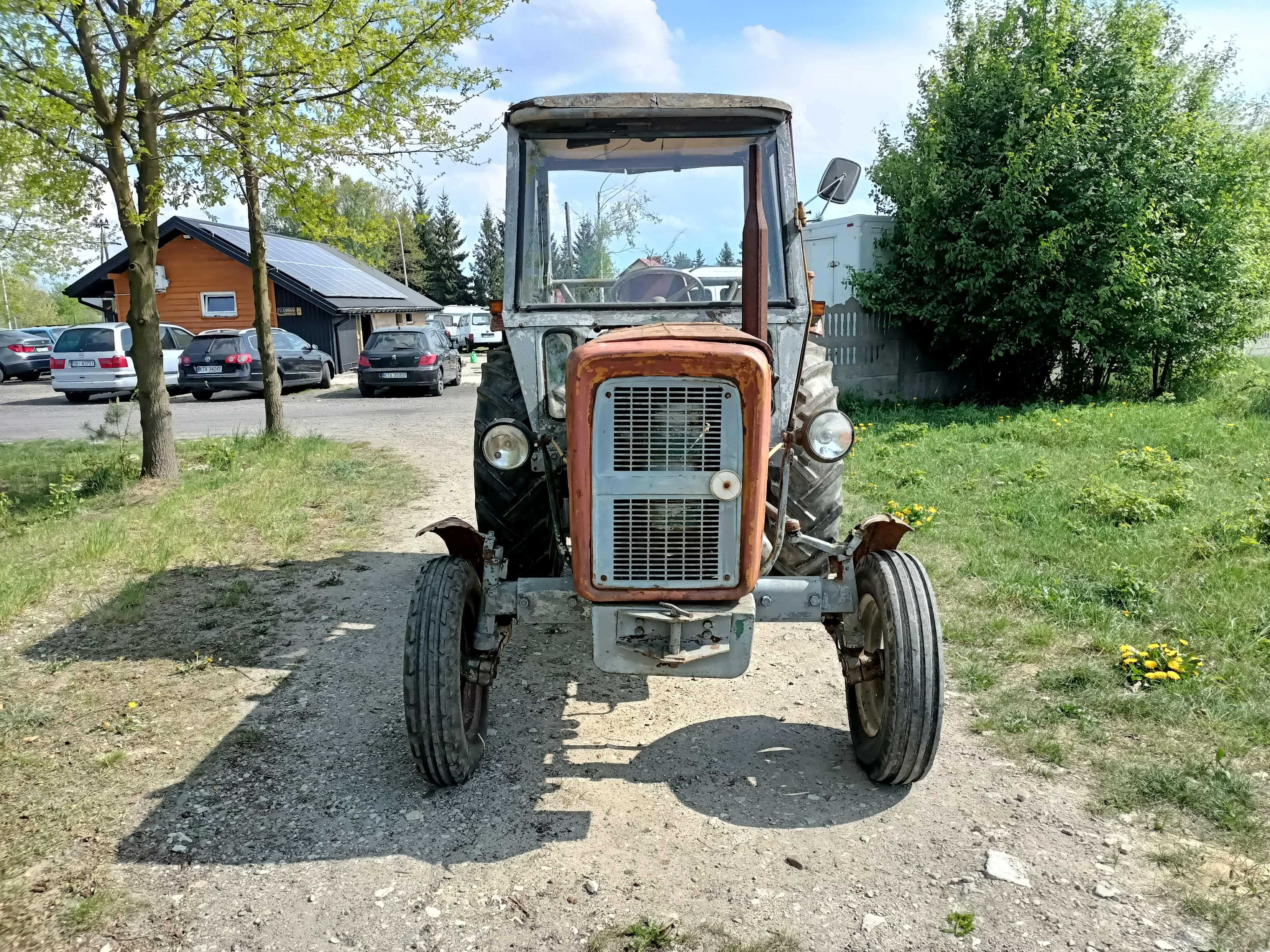 Ciągnik Ursus C-360 83r