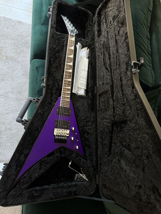 Jackson RRX24 X series rhoads PRPL + dedykowany futerał Jackson 6/7 RR