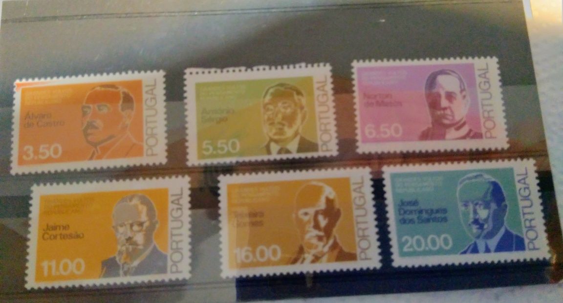 Conjunto de 8 séries completas de selos Novos.