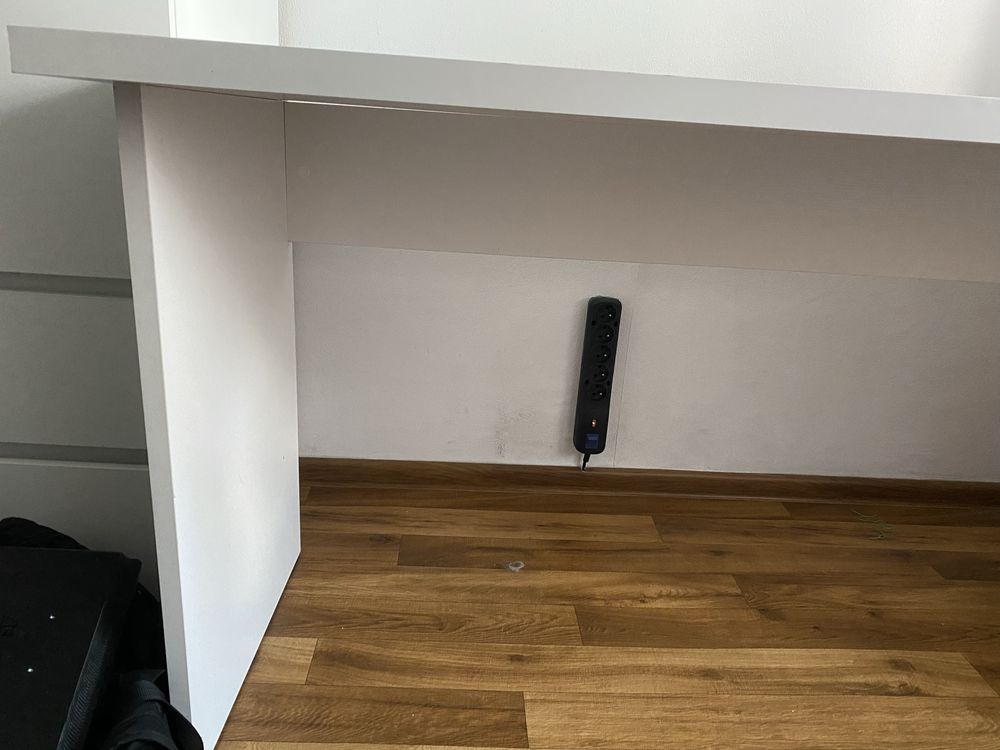 Solidne grube Biurko IKEA - białe 160 cm x 65 cm x 80 cm, grubość 3,3