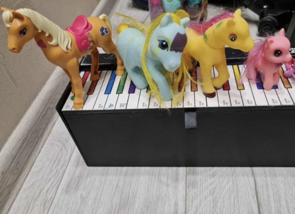 Іграшки поні коник