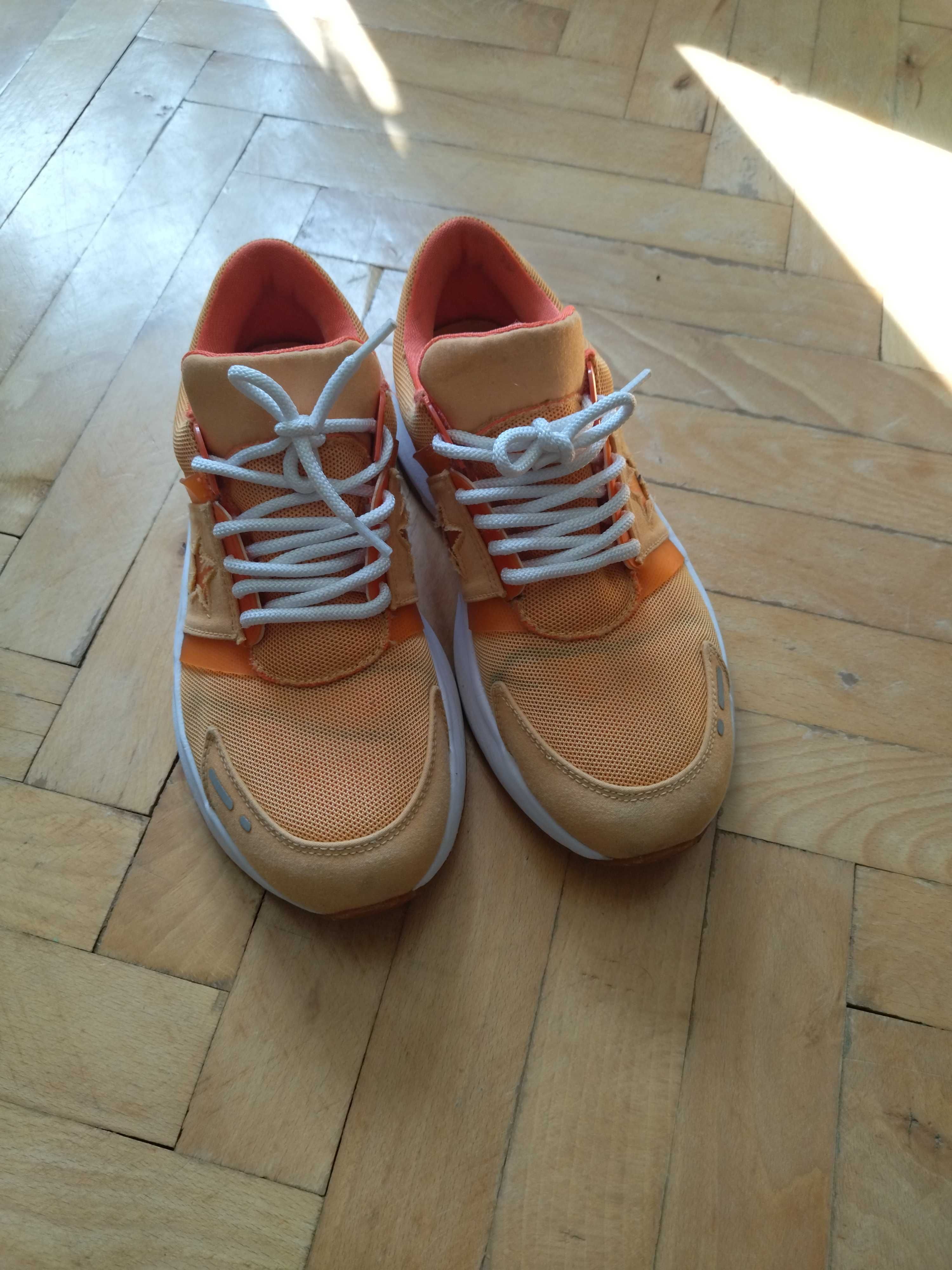 Converse Run Star Melon Baller/ Turf Orange