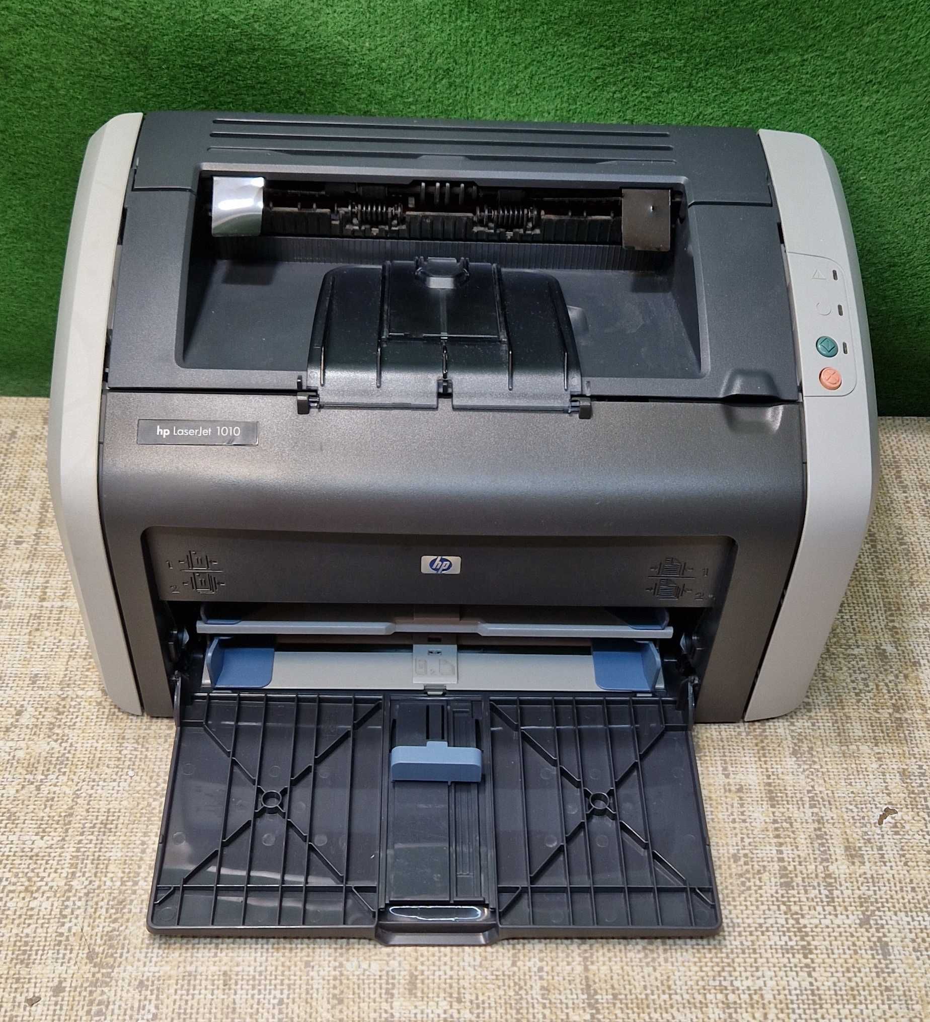 Drukarka laserowa HP LaserJet 1010 - toner i komplet kabli - 10 076 s