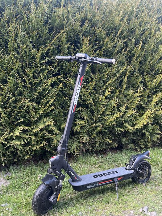 Hulajnoga elektryczna ducati pro evo II
