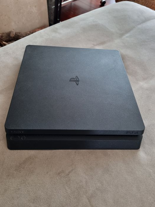 Playstation 4 em muito bom estado