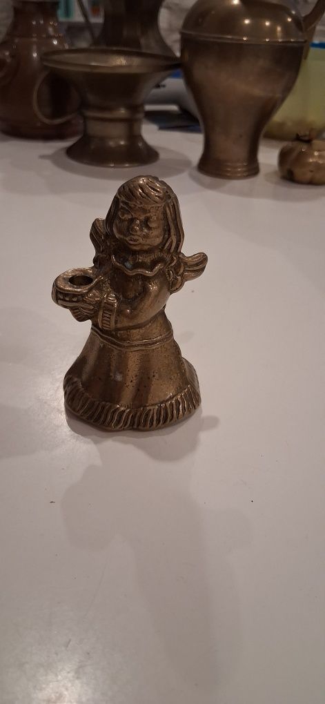 Figurka aniołek mosiezny